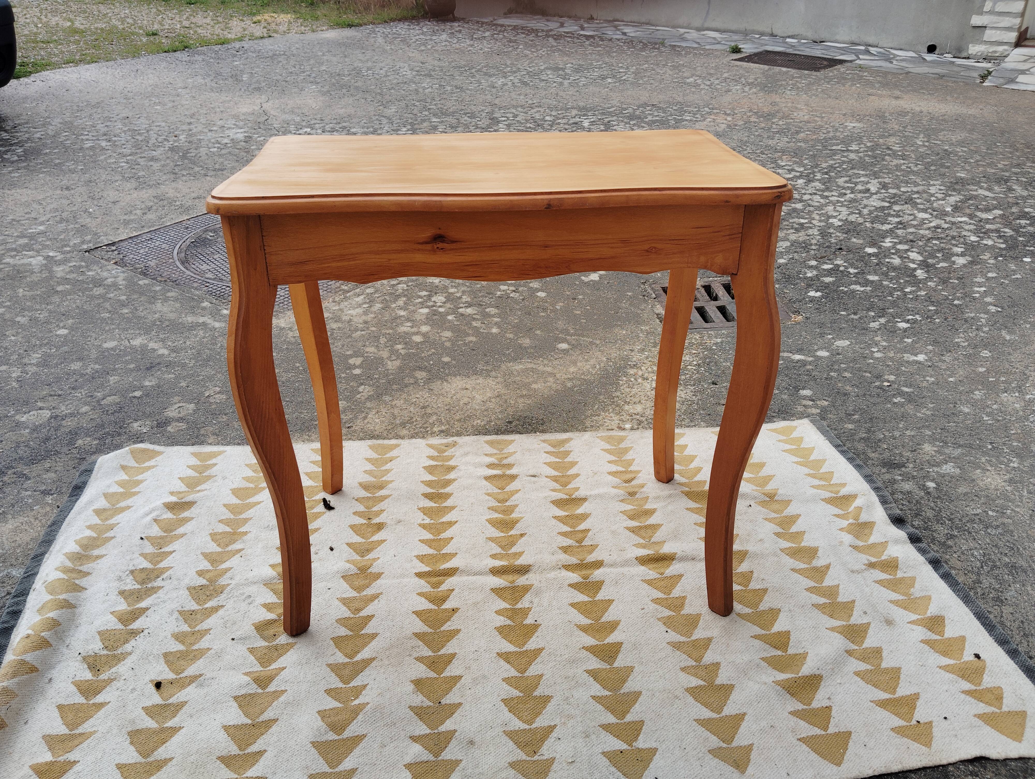 Table d'appoint ou bureau inspiration Louis XV