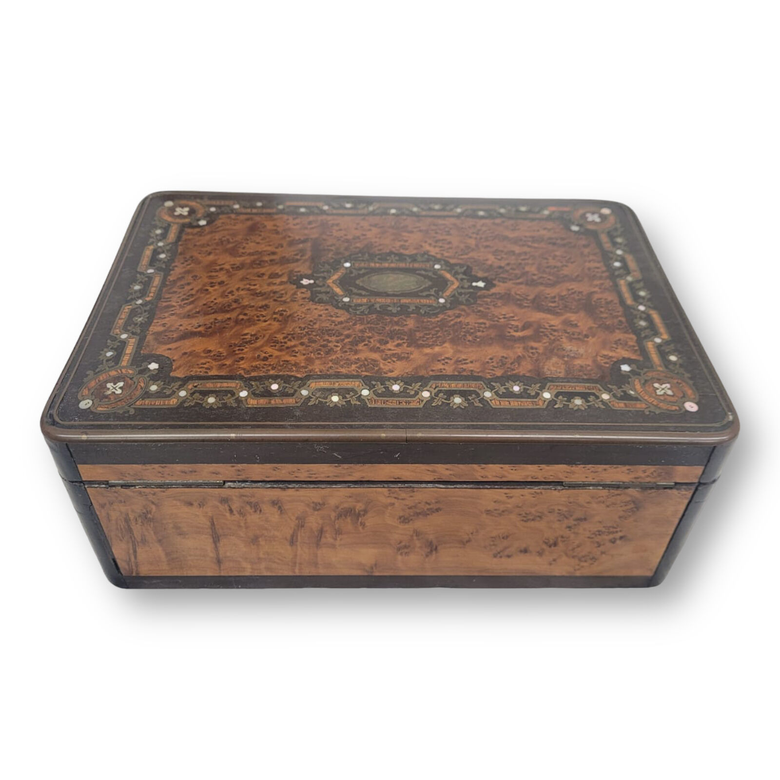 Walnut bramble jewelry box