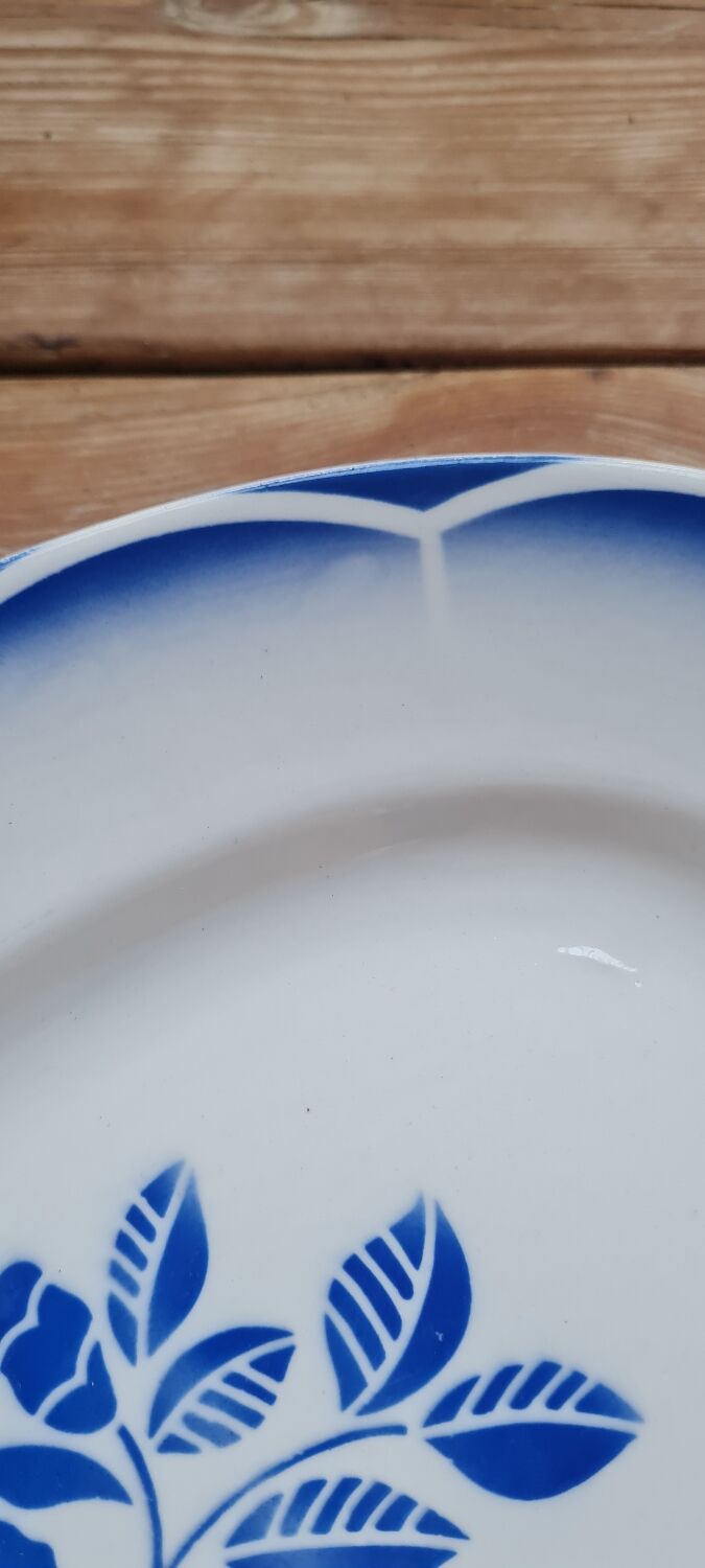 Digoin serving dish
