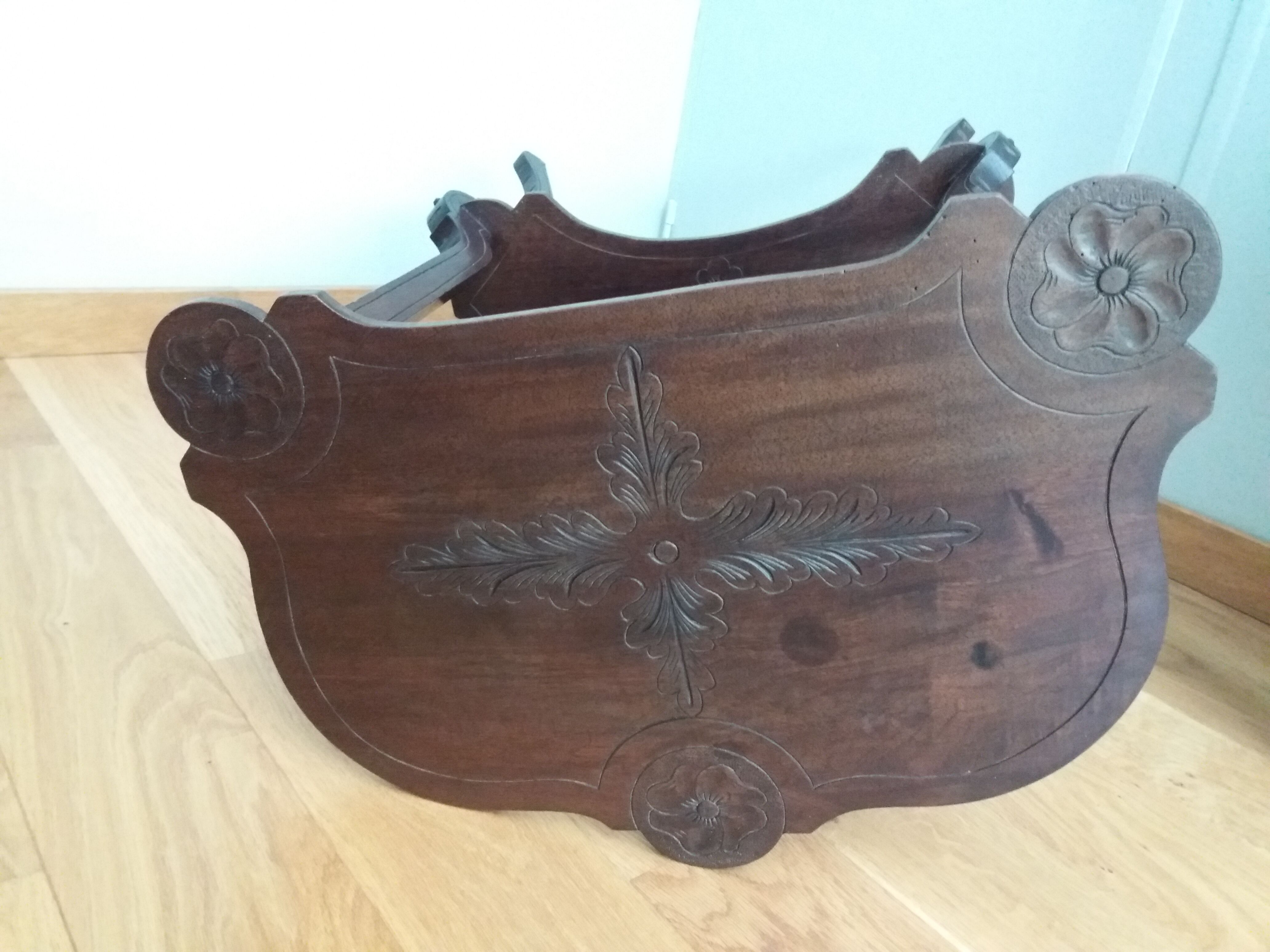 Triplet console harness in carved wood