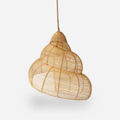 Suspension coquillage en rotin
