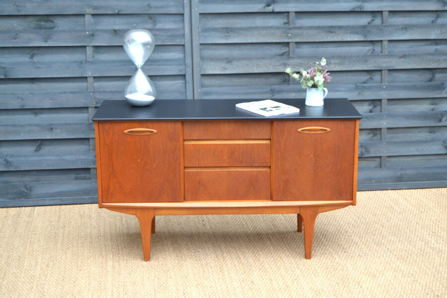 Small sideboard by Jentique * 127.5 cm