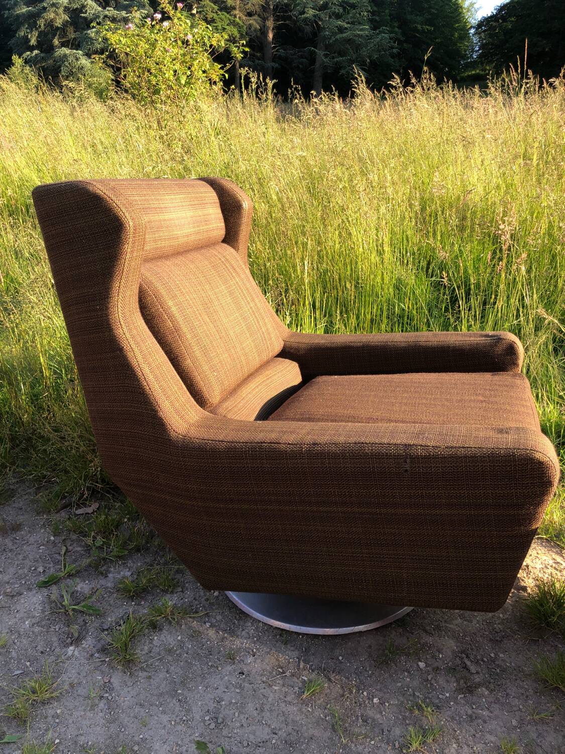 Vintage Airborn swivel armchair