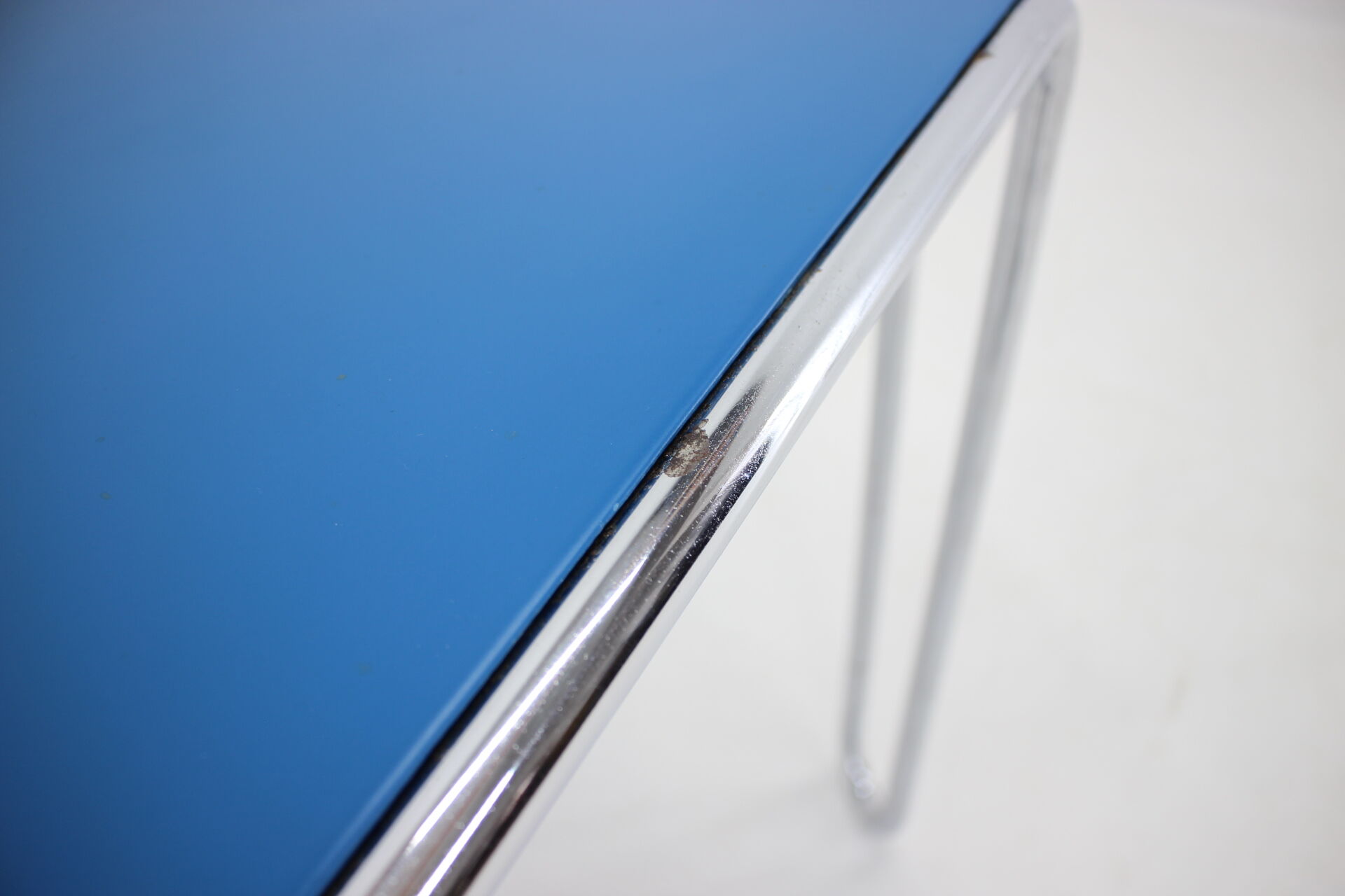 1930s Marcel Breuer Set of  B10 Bauhaus Tubular Table  and B34 Armachairs by Mucke Melder, CZ