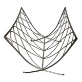 Log holder / newspapers