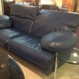 Paolo Piva's Italian leather sofa with rotating round glass shelves, 1980