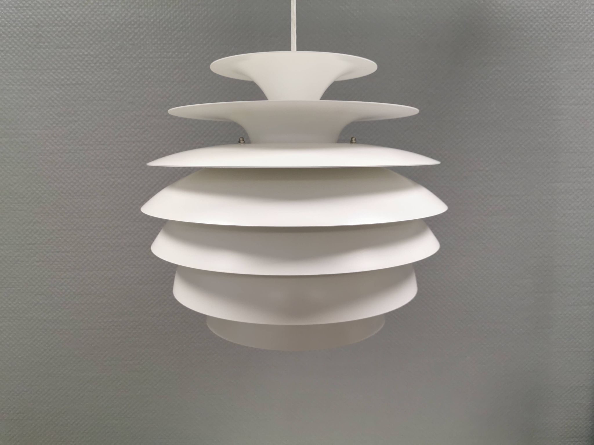 Suspension Barcelona, conçue par Bent Karlby Danemark