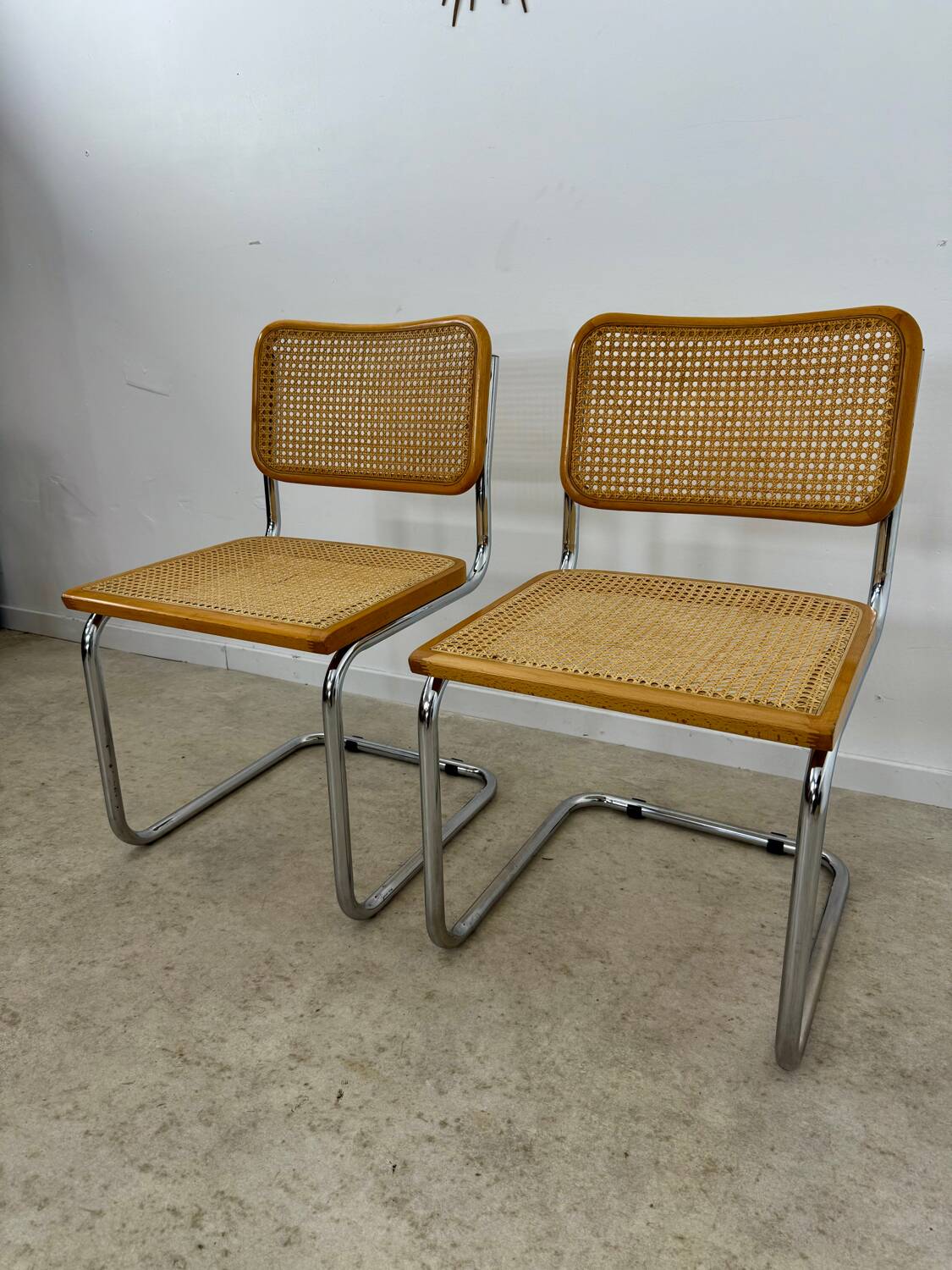 Lot of 2 identical caned chairs Cesca B32 design Marcel Breuer 1970 Made in Italy vintage