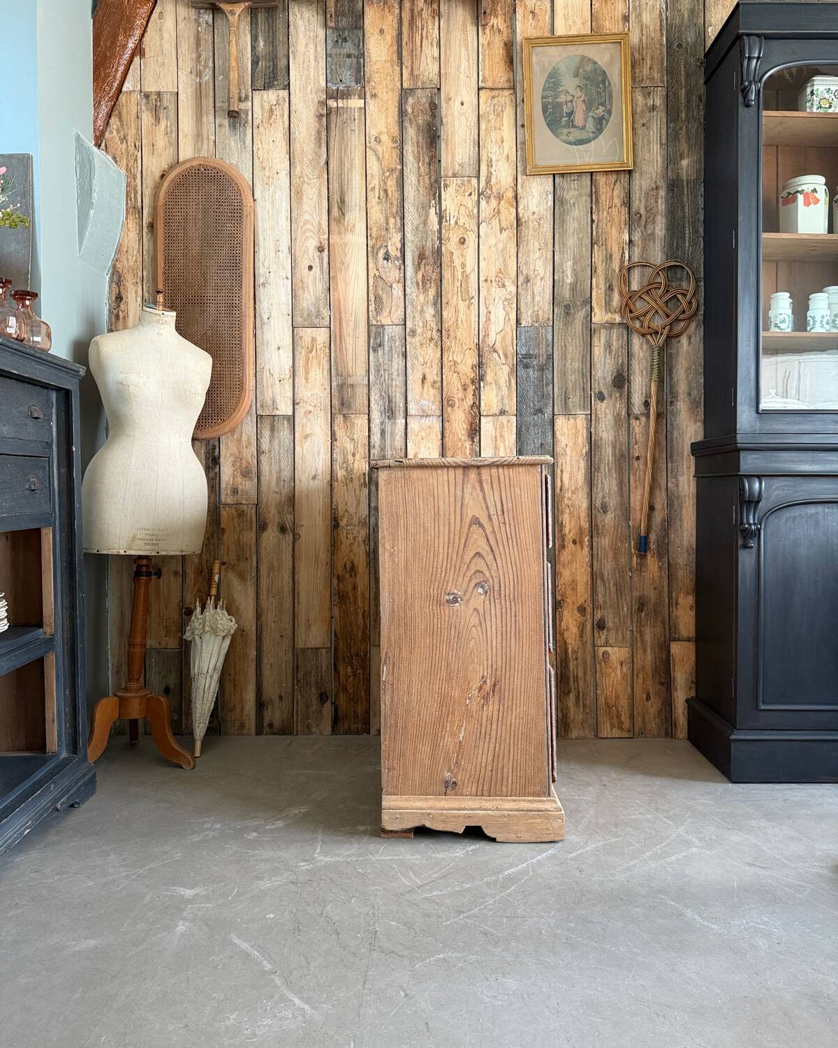 Chic country chest of drawers (renovated)