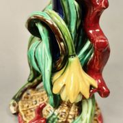Pairs of vases decorated with majolica sarguemine flowers