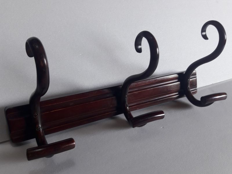 Coatrack Thonet mahogany hue