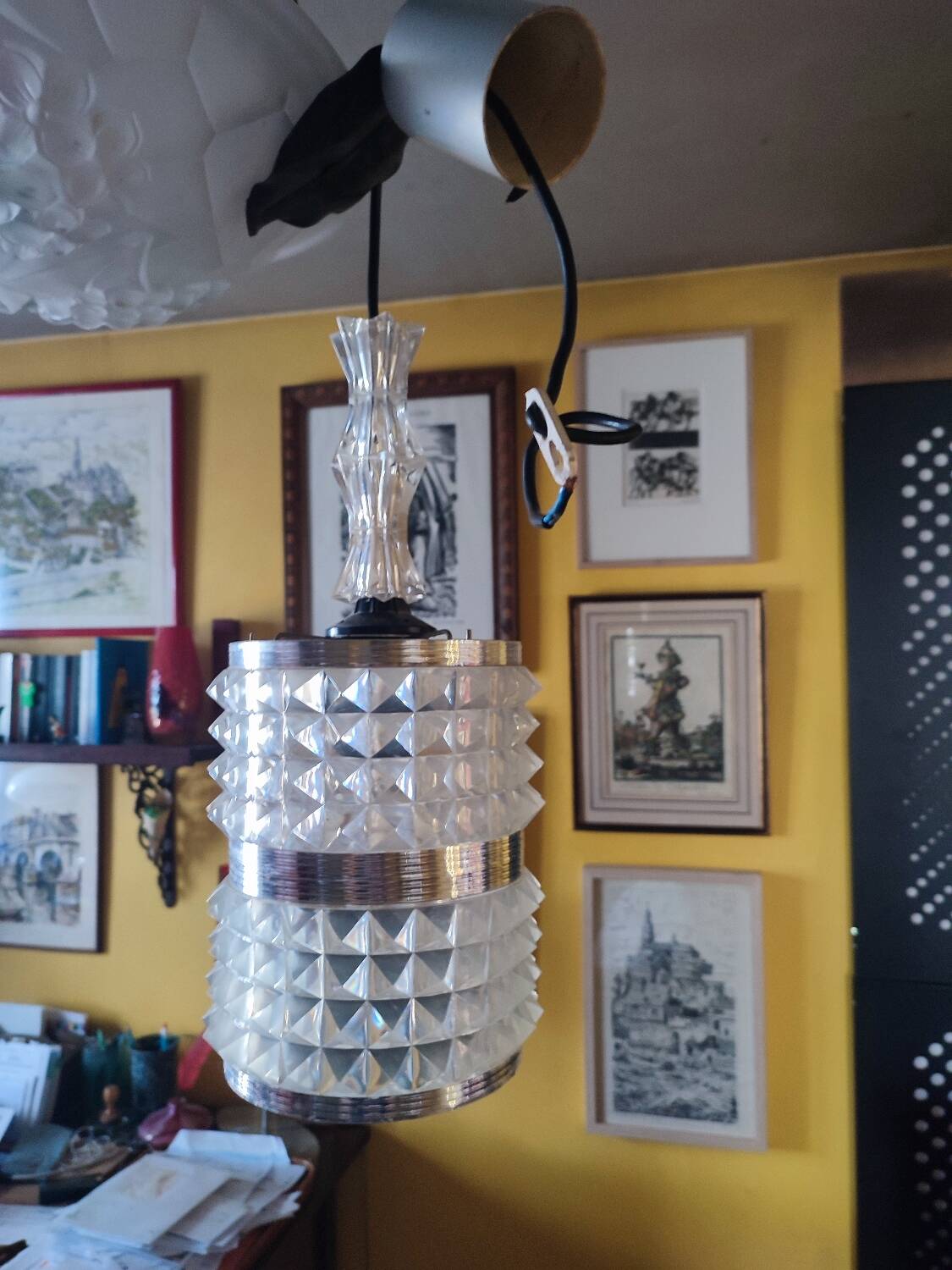 Suspension vintage space age