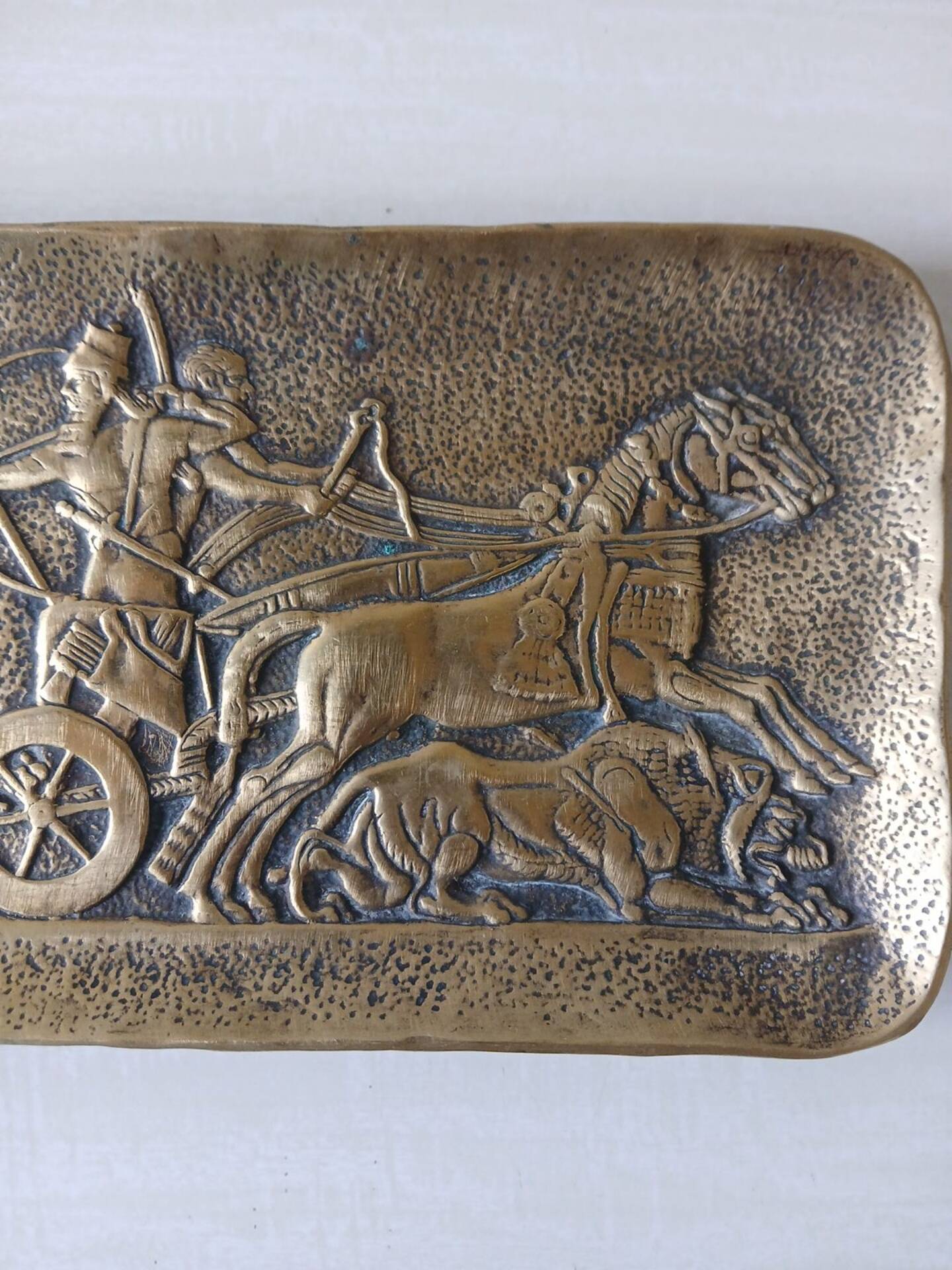 Max Le Verrier – Large bronze platter signed – Lion hunt – 28