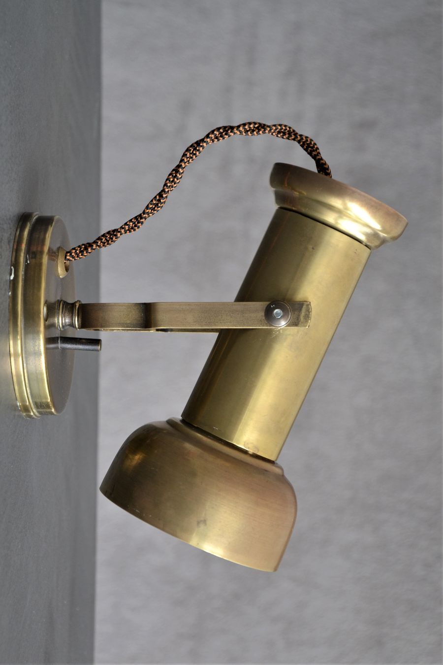Brass articulated wall lamp – steampunk spirit -