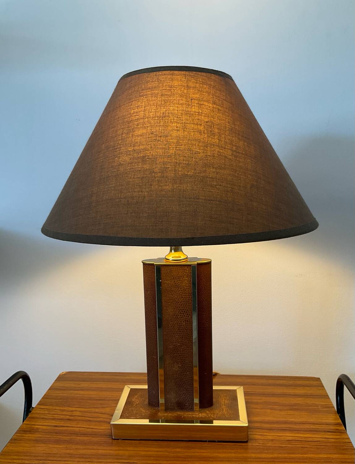 Vintage lamp in leather and gold metal