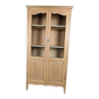 Louis XV display cabinet style