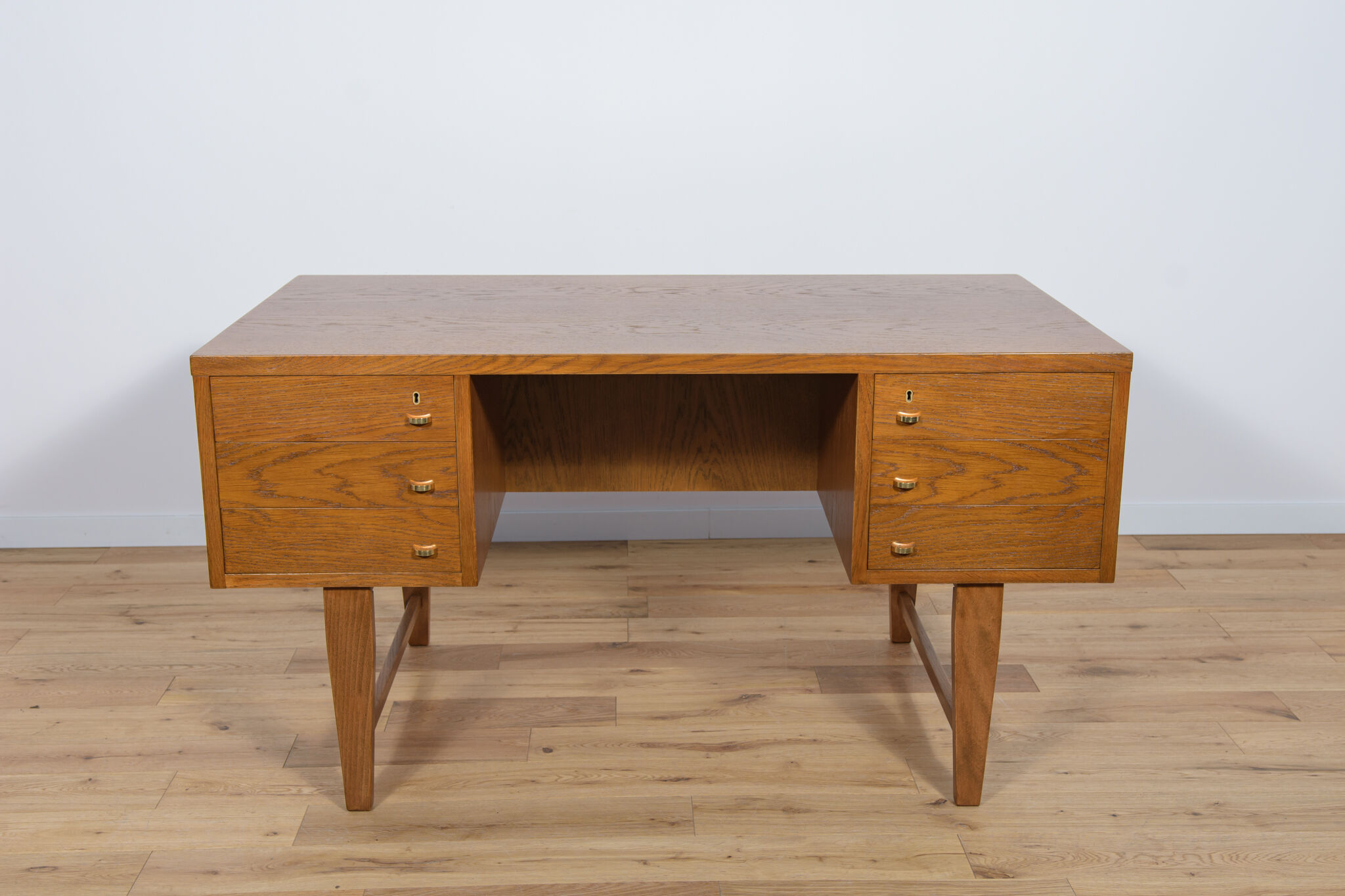 Mid-century freestanding oak desk, 1960s