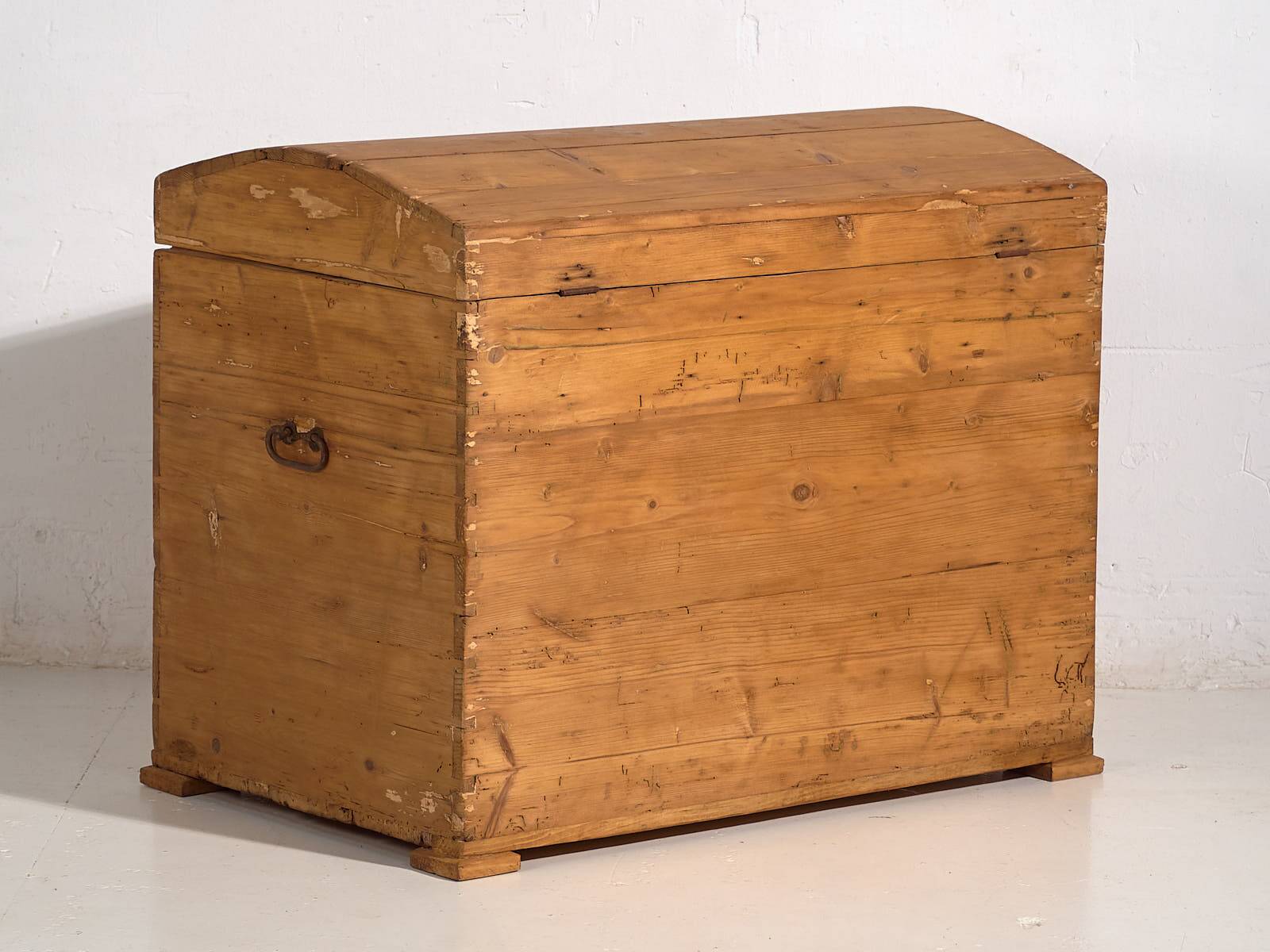 Antique solid wood chest (c.1920)
