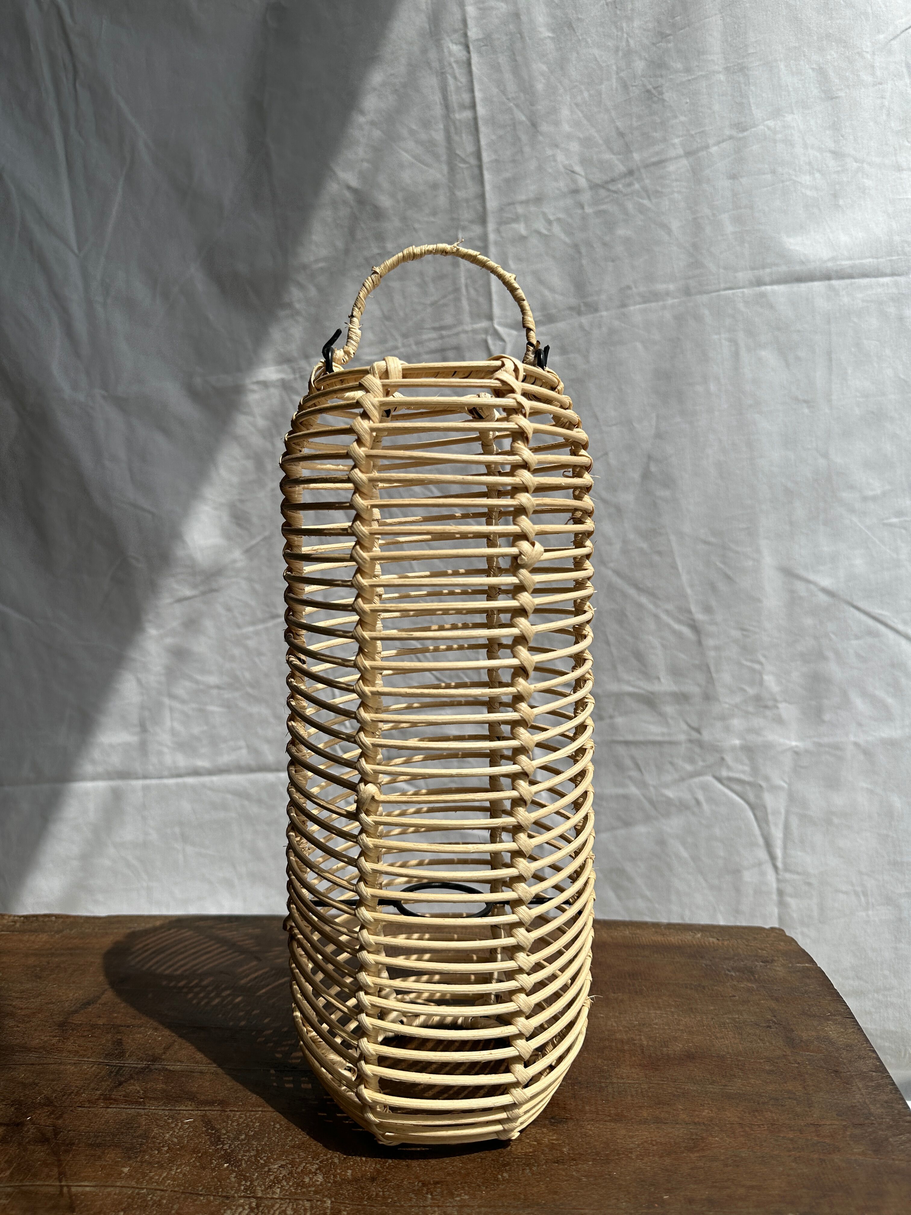Small lantern-shaped rattan suspension H35 D15