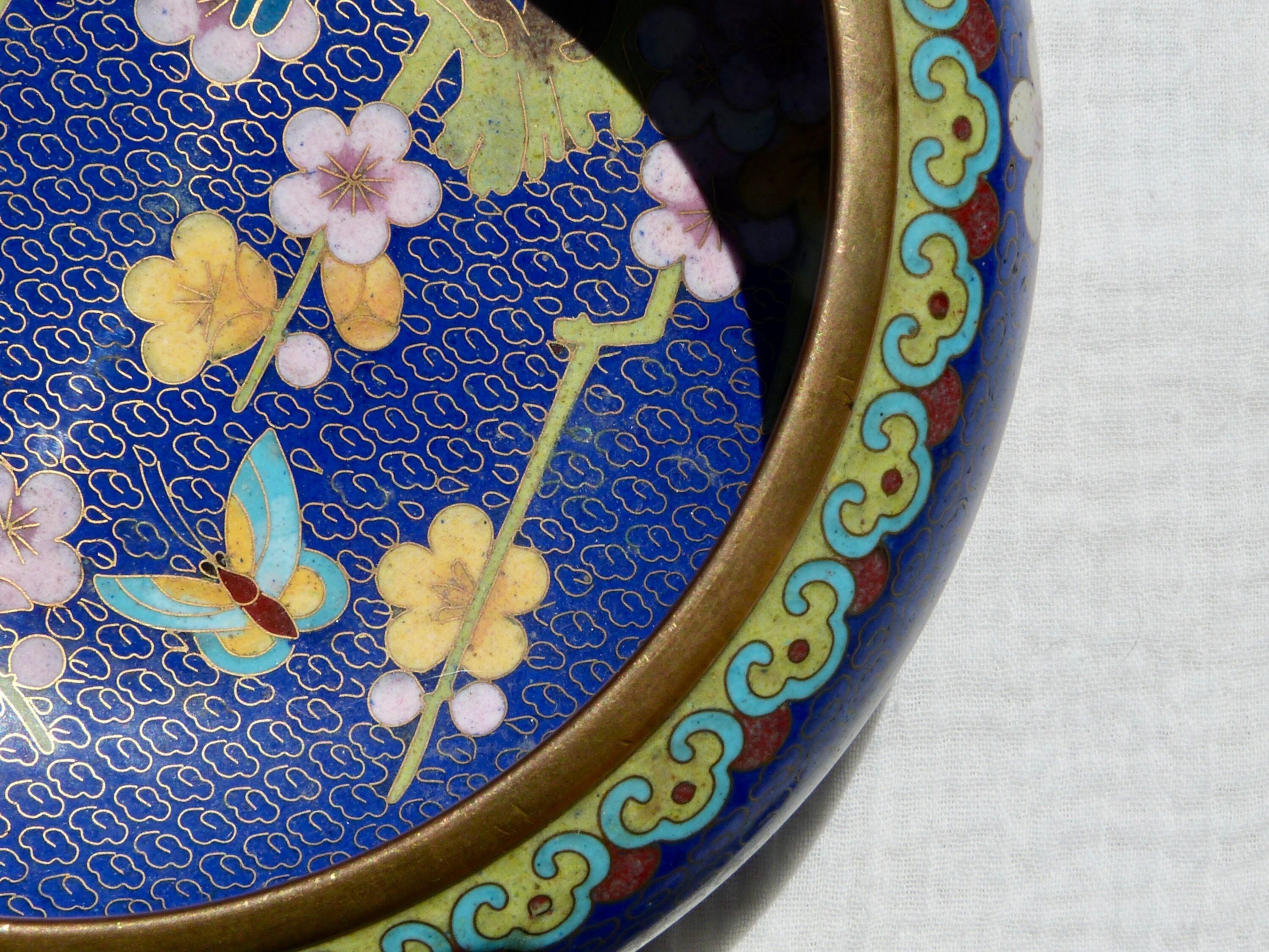 Empty partitioned brass pocket