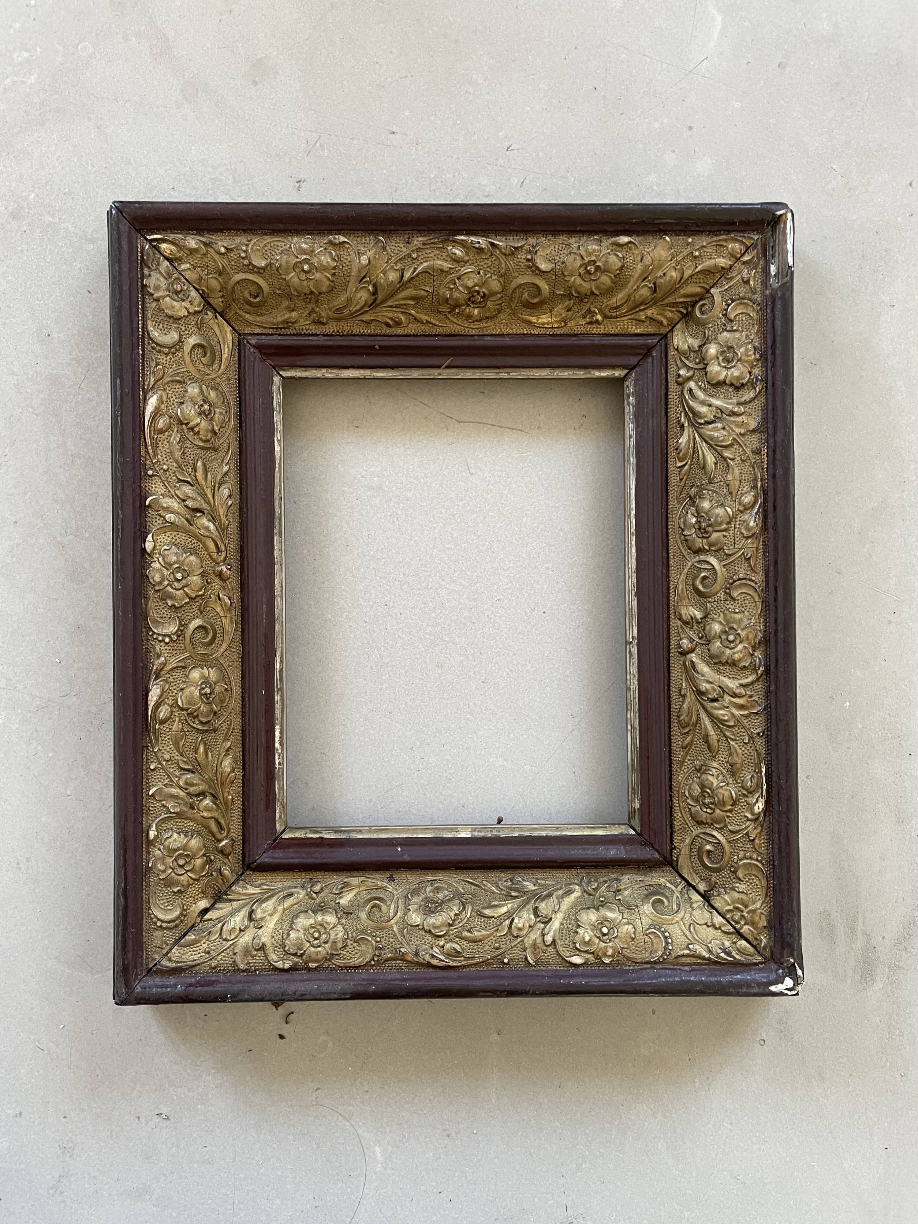 Old golden frame 32x28cm