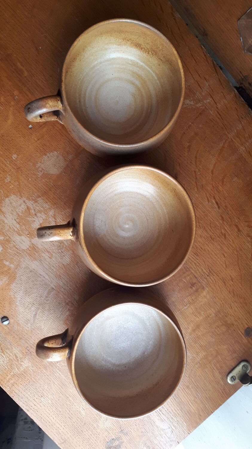 Trio de tasses en grès