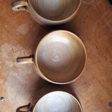 Trio de tasses en grès