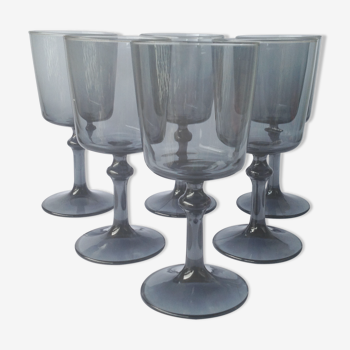 Verres à pied en cristal fumé gris