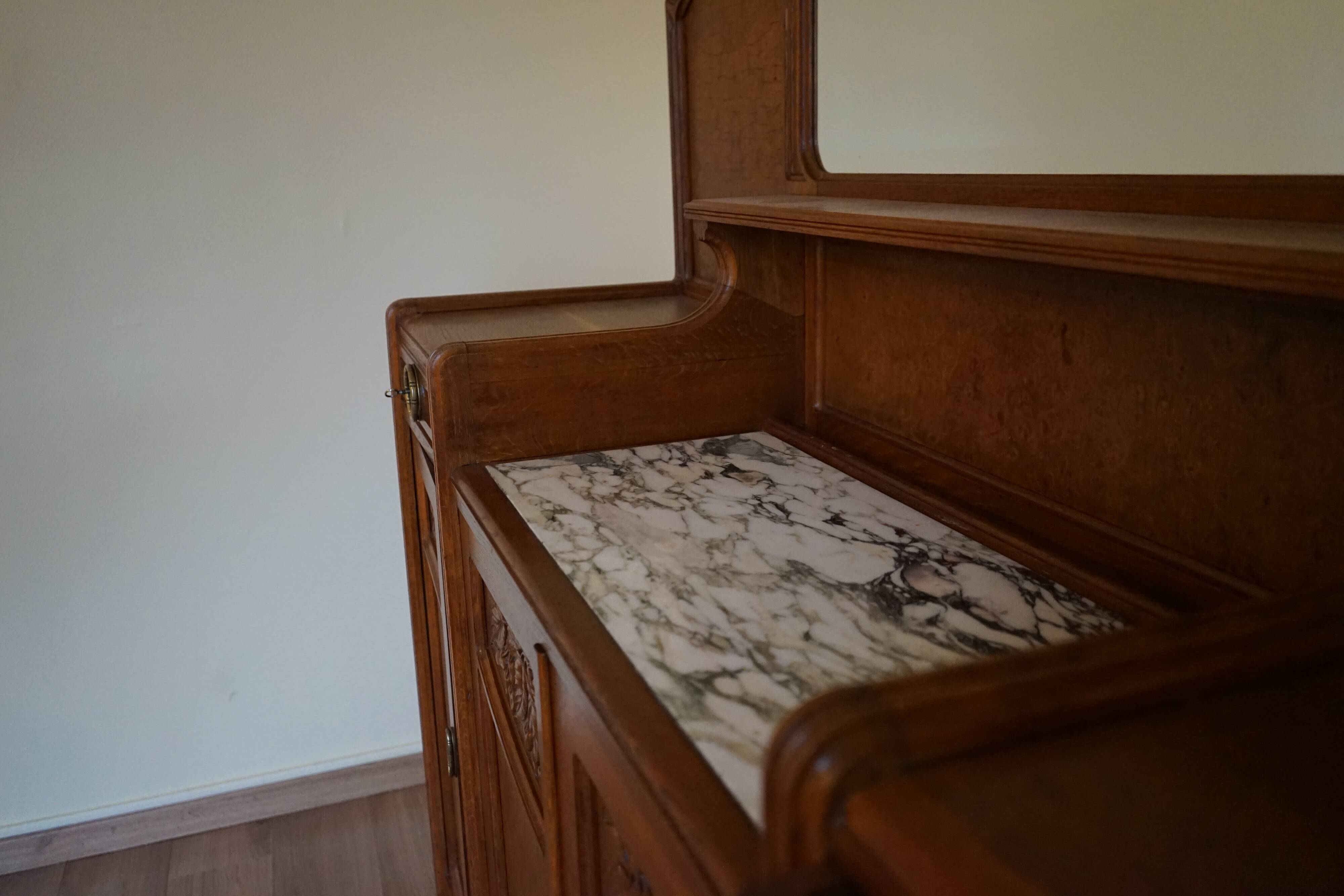 Art nouveau dining room