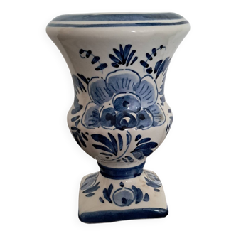 Small Médicis-shaped vase. Delft Holland.