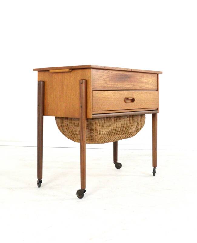 Table d'appoint / boîte de rangement pour bijoux