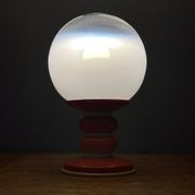 Lampe de table en verre opalin blanc, Italie, années 1970