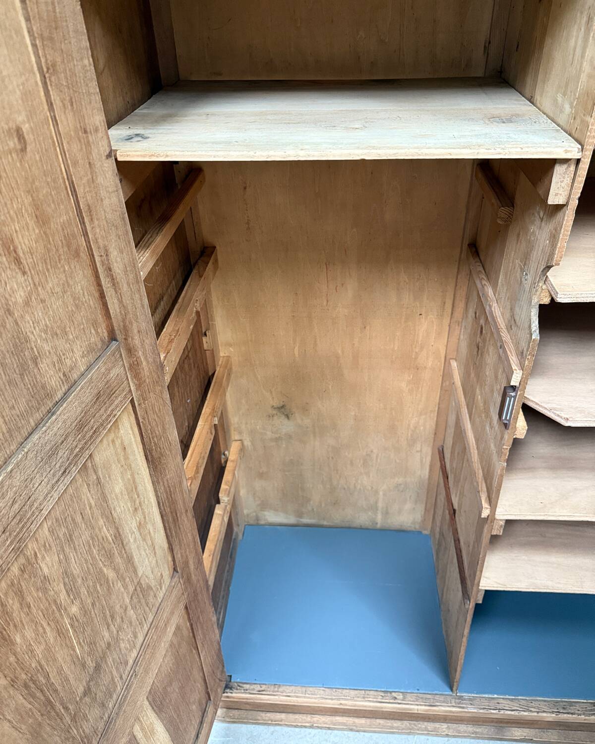 Parisian wardrobe (renovated)