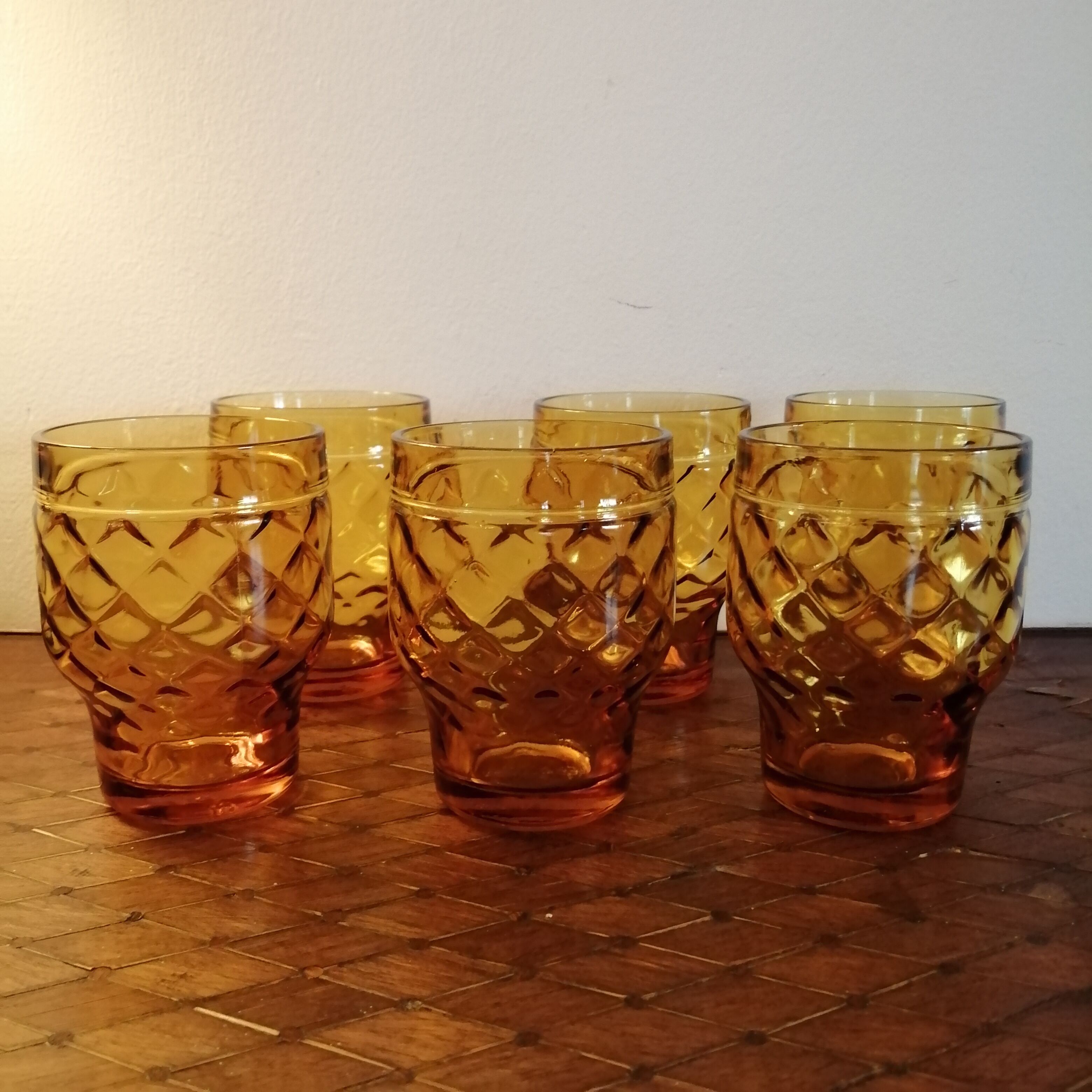 Lot 6 vintage glasses Pernod SA Amber
