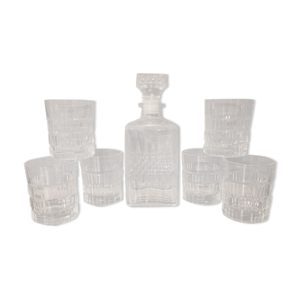 Whisky glasses and decanter