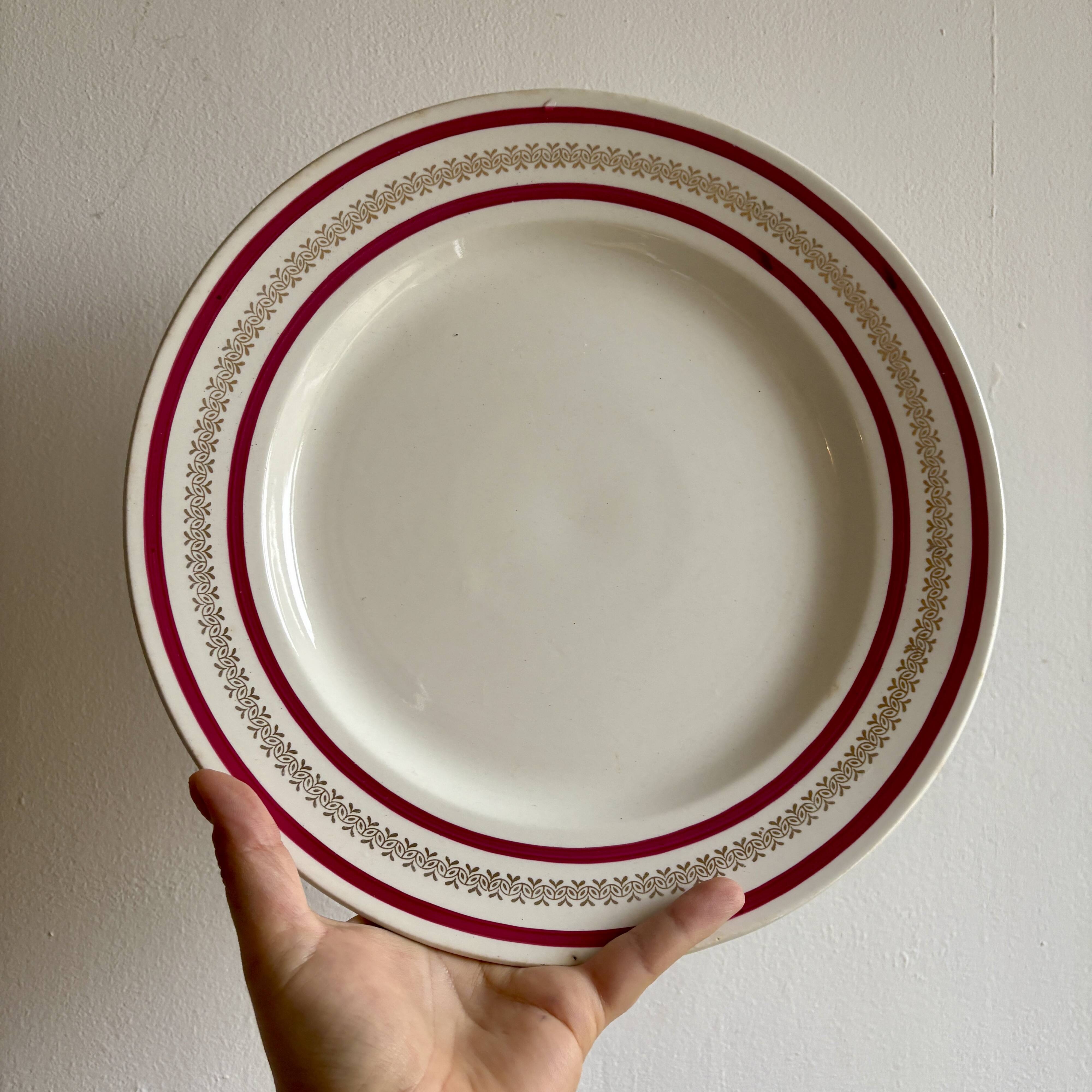 Set of 8 flat plates and a vintage dish, red and gold decorations, manufactured