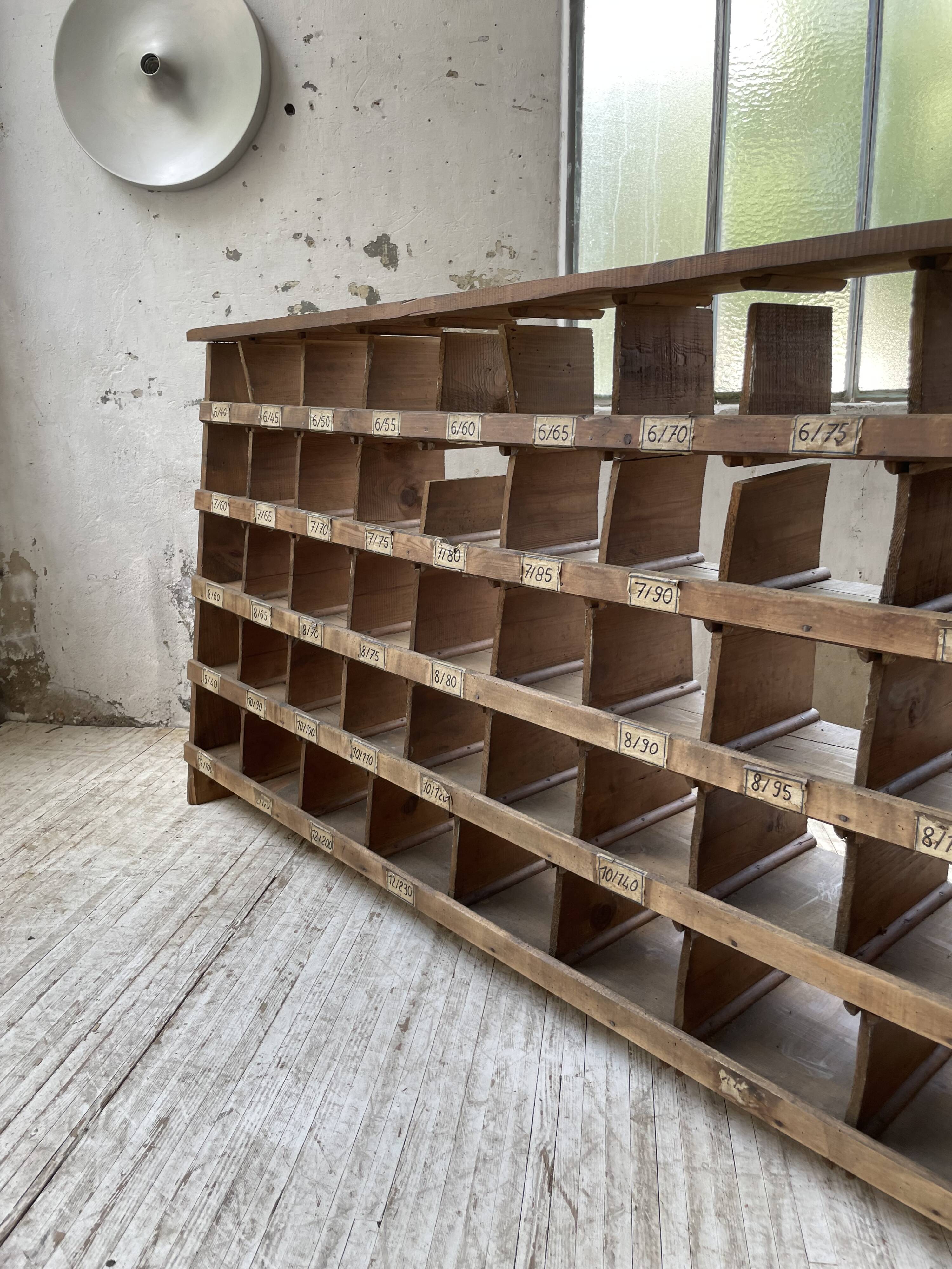 Meuble de métier pin à cases XL 250cm