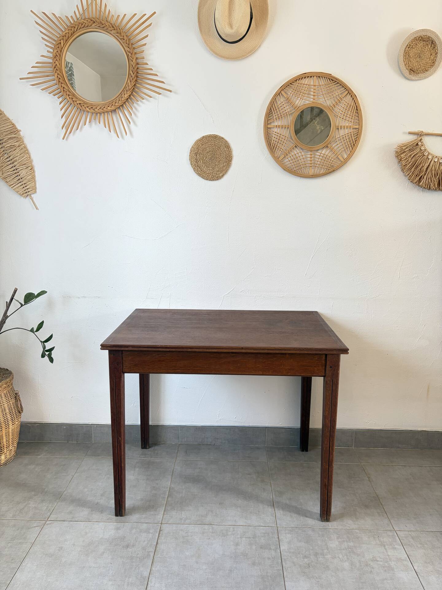 Extendable farmhouse table / extension