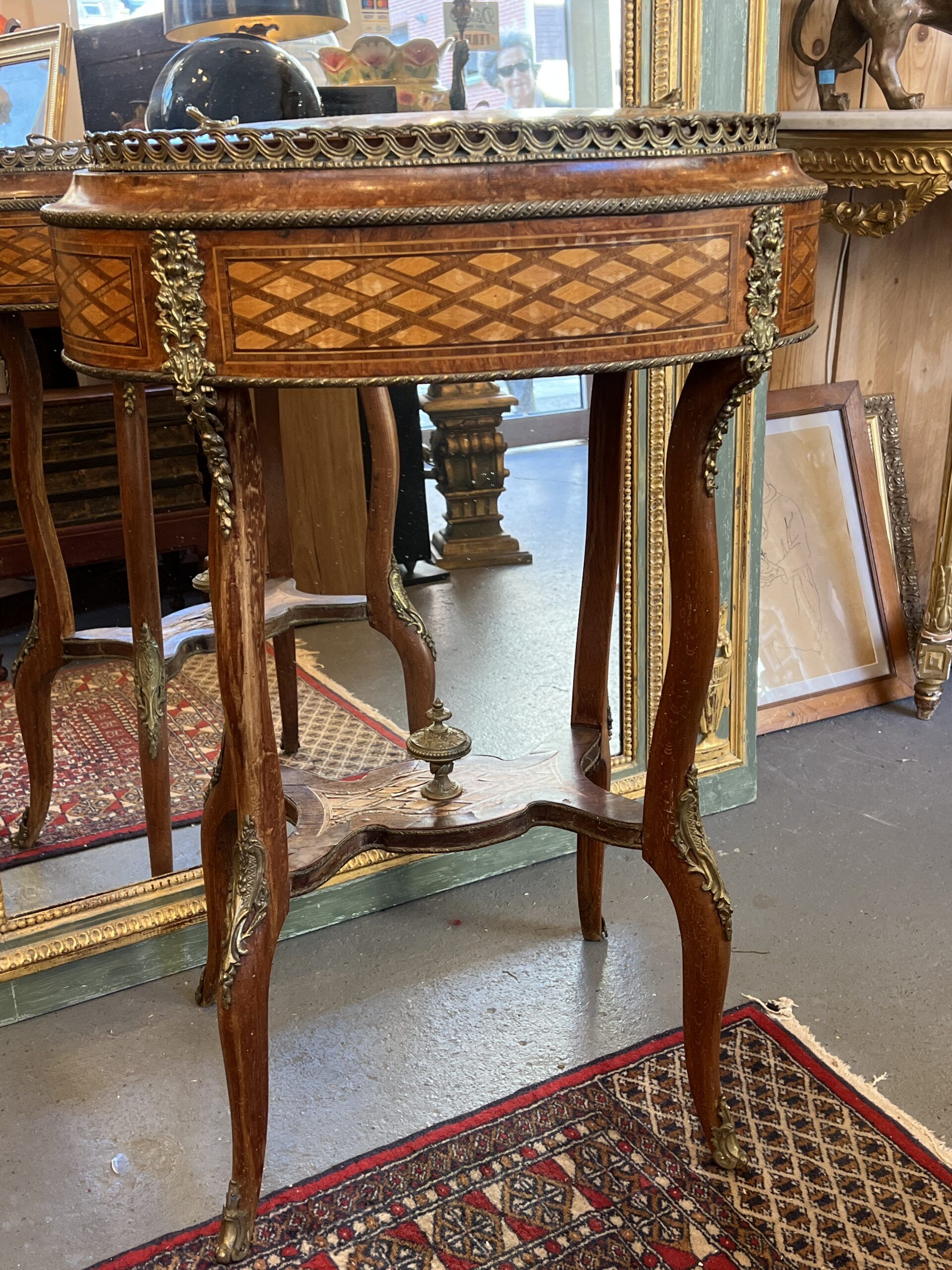 Very beautiful and old wooden marquetry planter, Napoleon III period, mid-19th century.