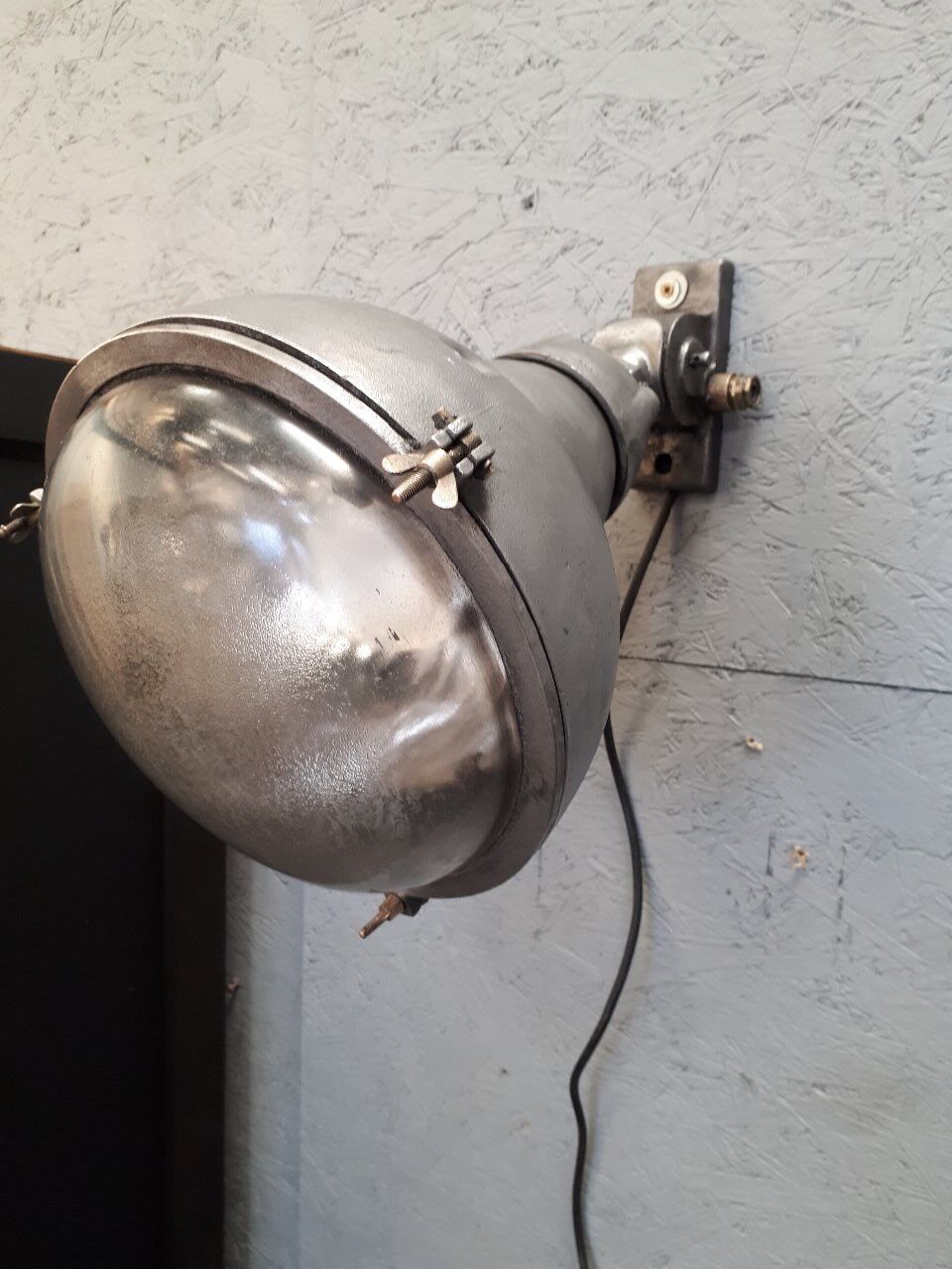 Applied industrial curved glass