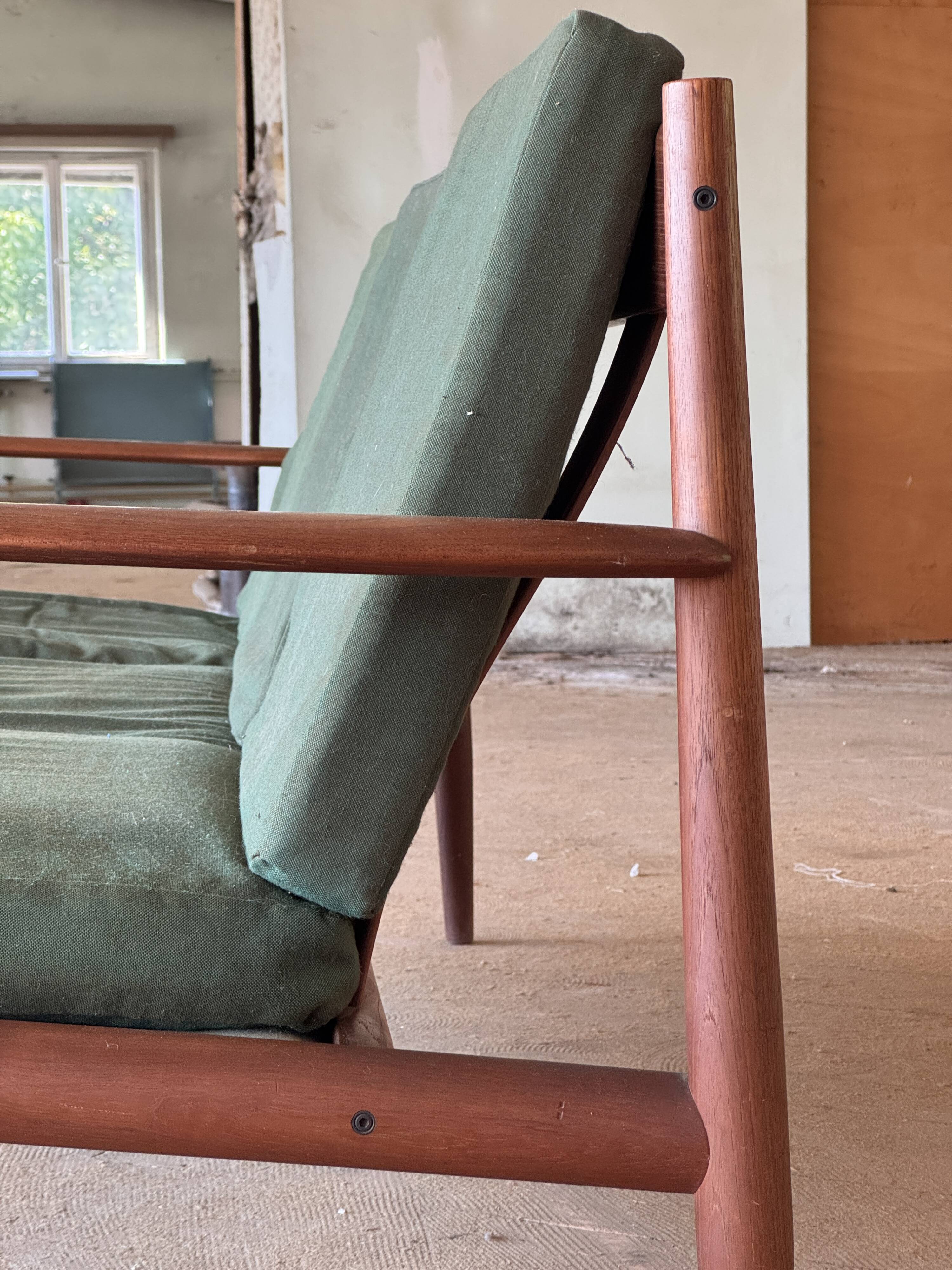 Canapé scandinave par Grete Jalk pour France & Son circa 1960