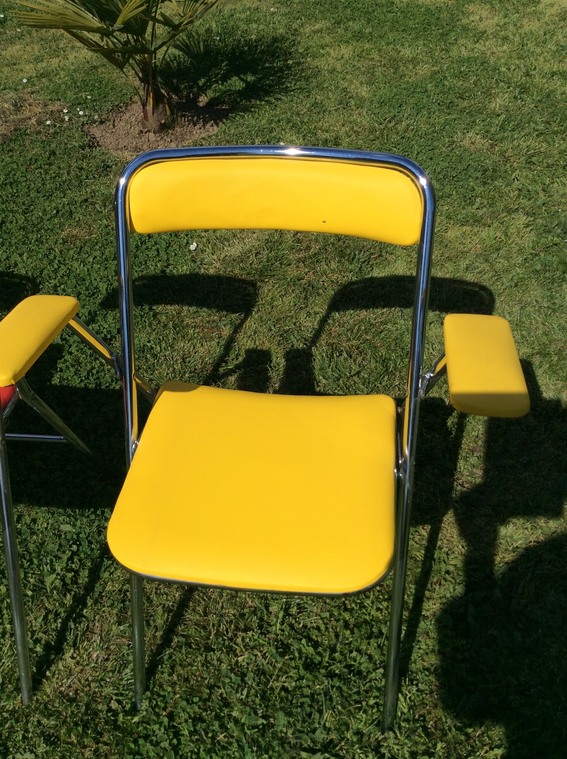 Lot of 4 vintage chairs