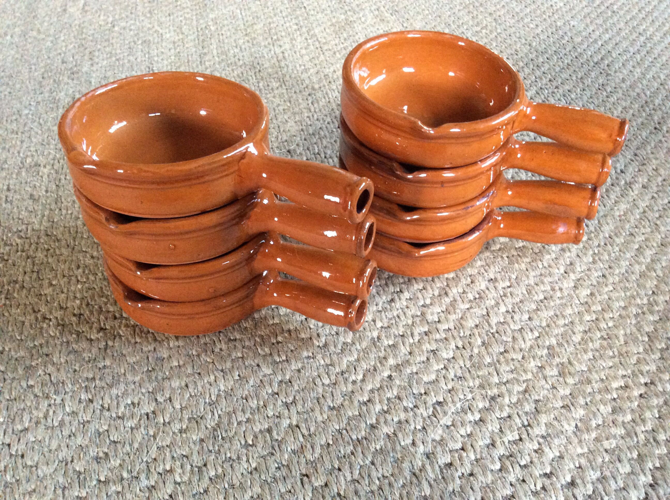 Series of 8 ramekins