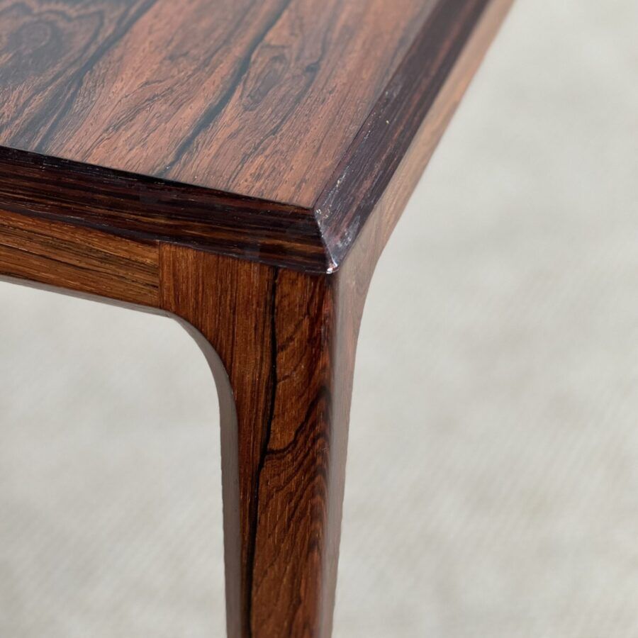 Table basse danoise par Johannes Andersen pour CFC en palissandre