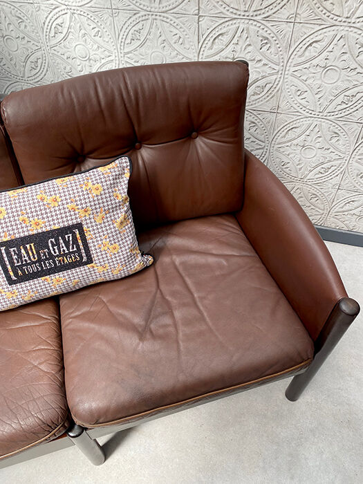 Scandinavian bench in chocolate leather
