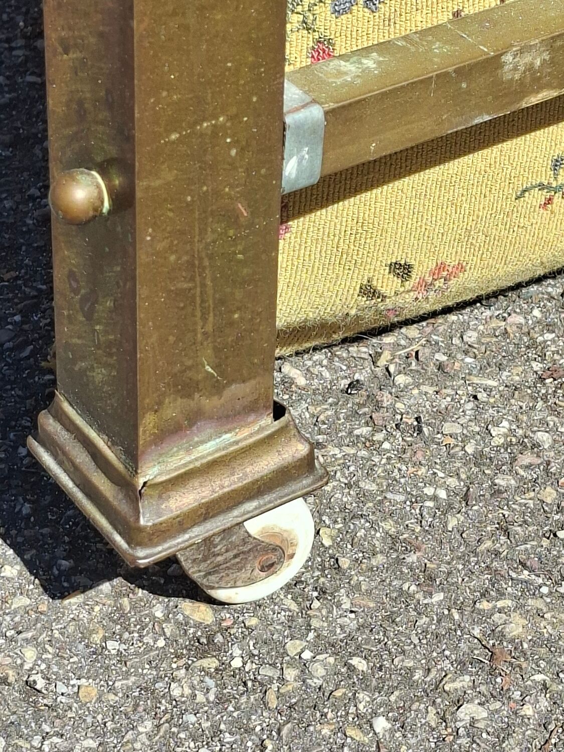 Art Deco lamp in brass