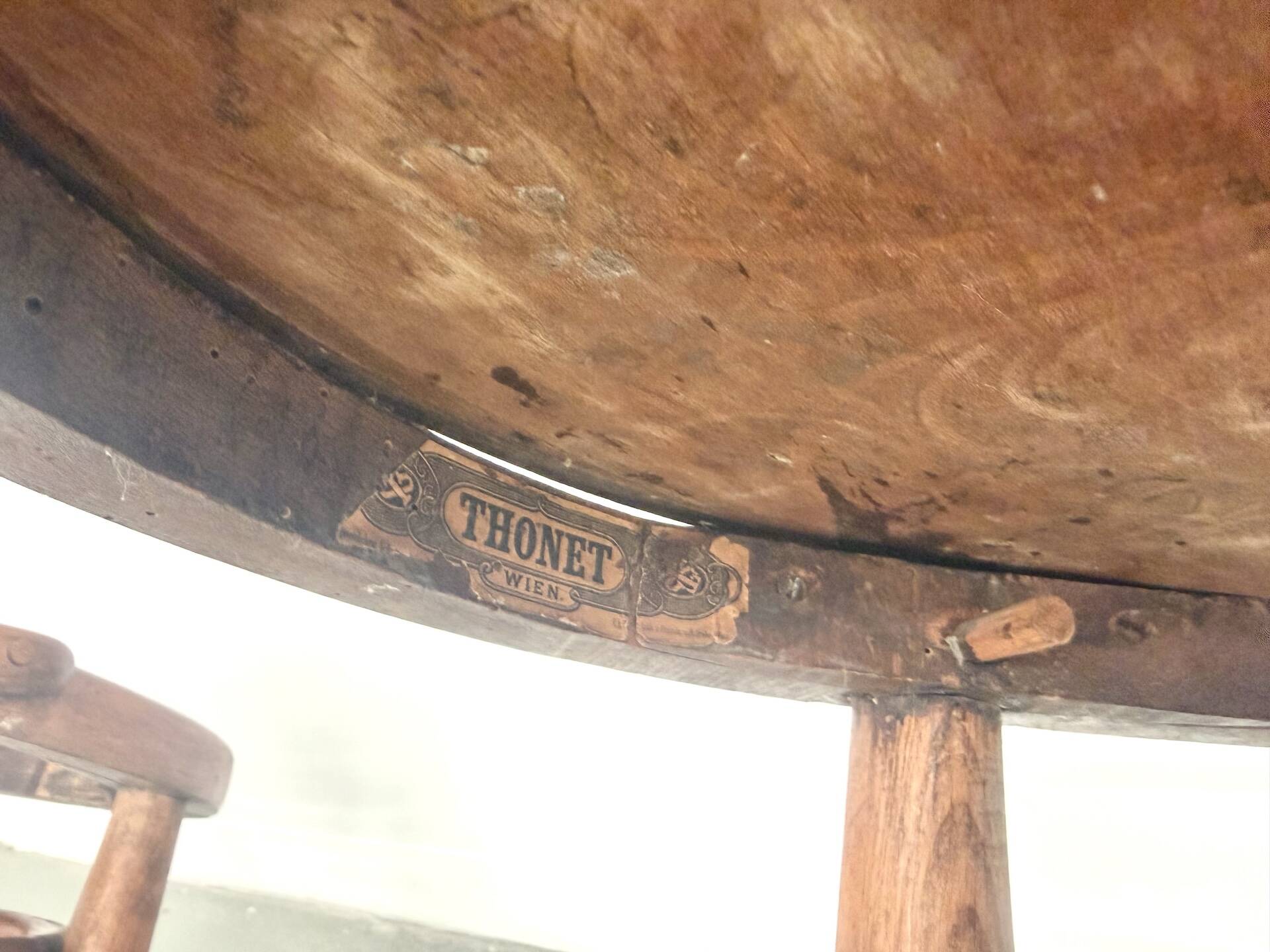 Paire de Fauteuils de Bureau Thonet – Hêtre Courbé & Assises Pyrogravées
