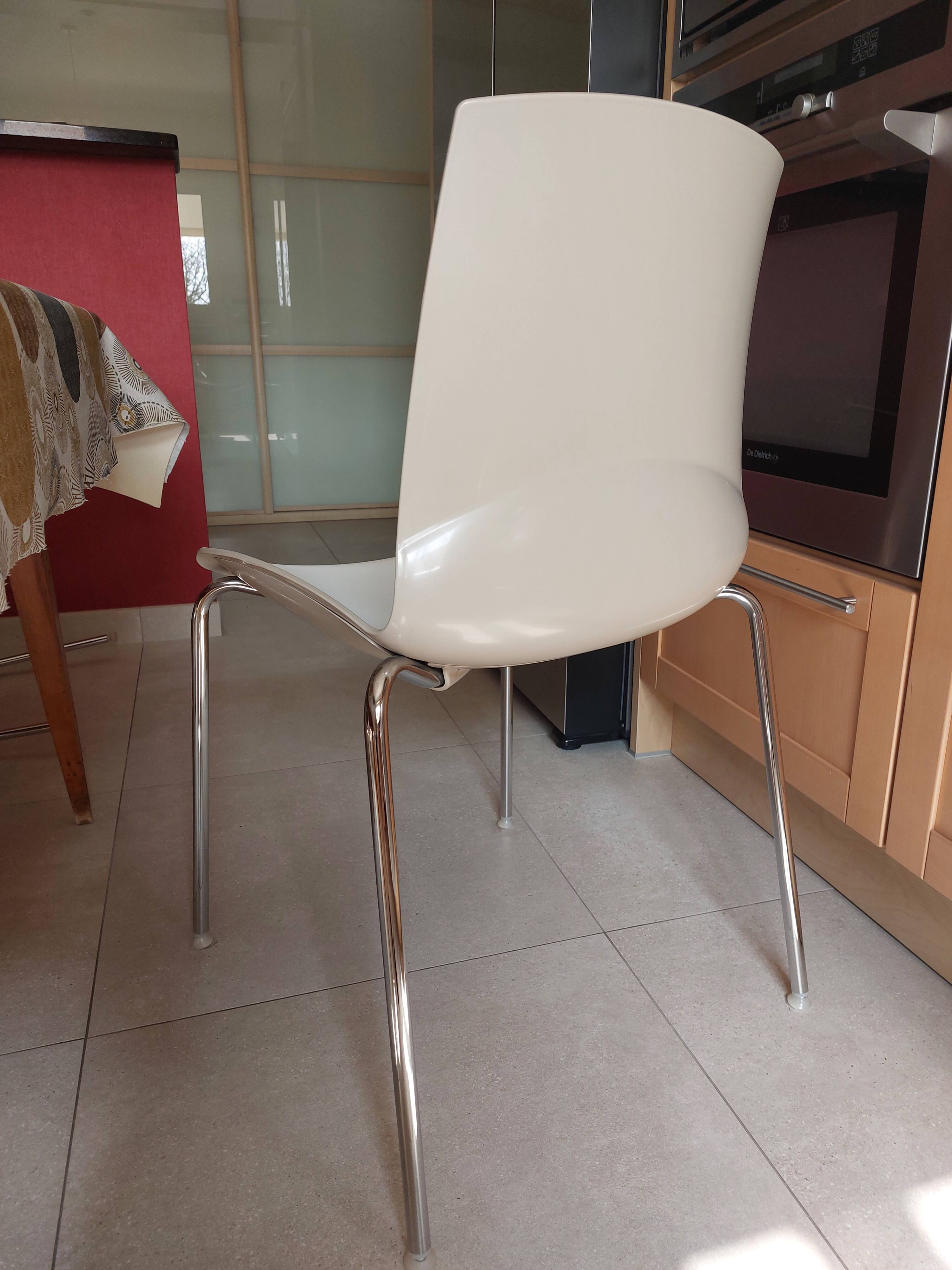 5 chairs NOW from Sandonà and Sandrin for INFINITI