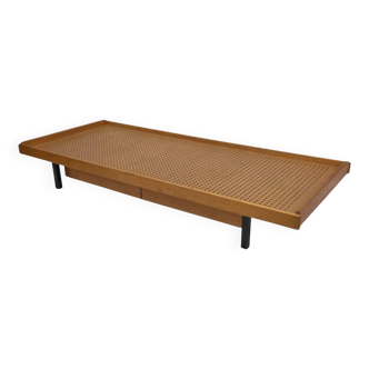 Lit en bois vintage avec tiroirs, Pays-Bas, 1960 design Lit de