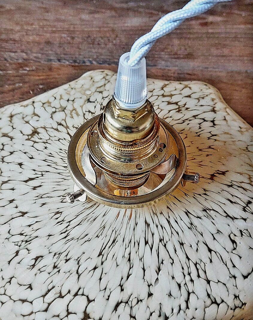 Clichy glass suspension